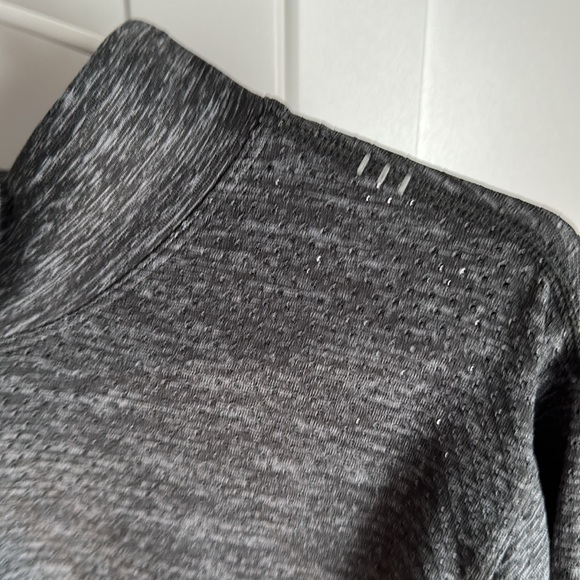 Lululemon Metal Vent Tech Mid Weight Half Zip Grey/Graphite Grey Size Large - Picture 2 of 7